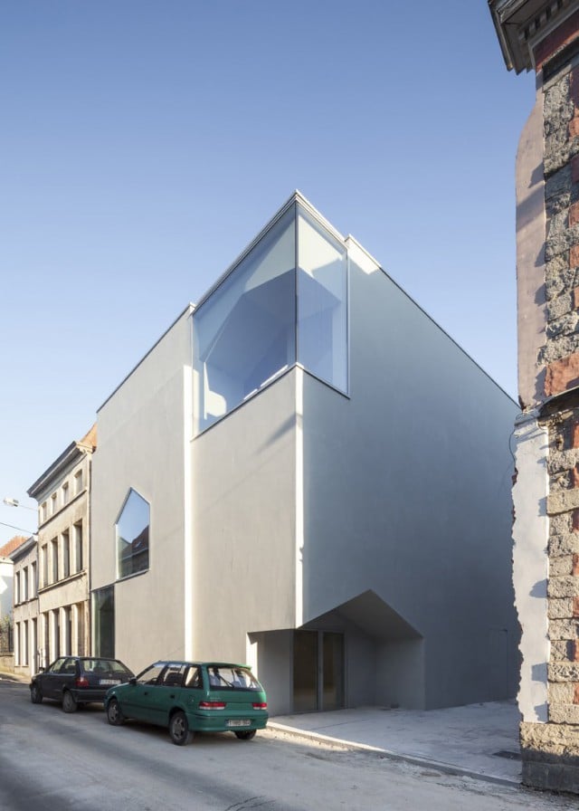 Facultad de Arquitectura en Tournai | Estructura de hormigón blanco | Aires Mateus | Alumilux