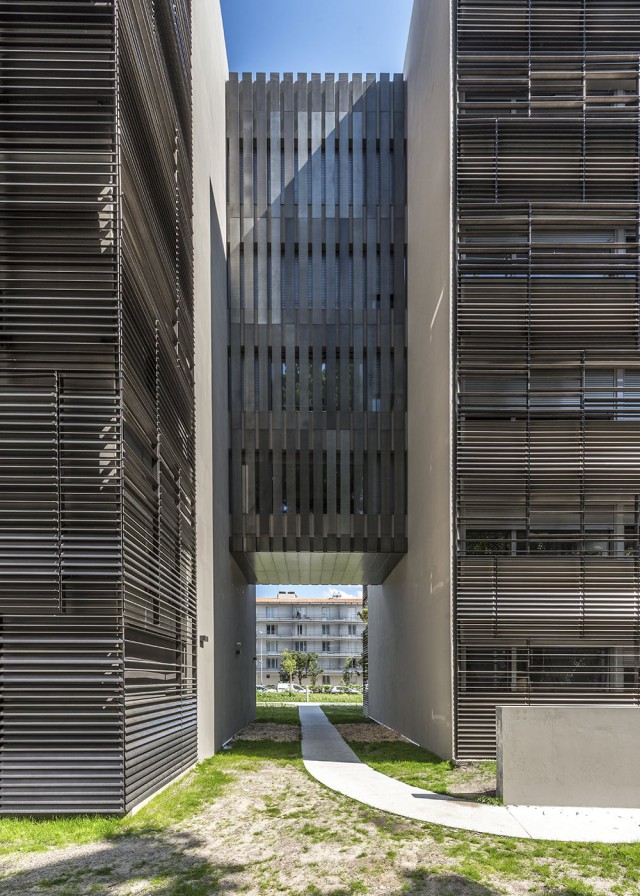 Jean Moulin | Pasillo de comunicación entre edificios | RCR Arquitectes + Pinedo Architectes | Alumilux