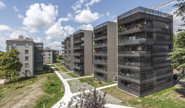 Jean Moulin | Vista aérea de la fachada de los edificios | RCR Arquitectes + Pinedo Architectes | Alumilux
