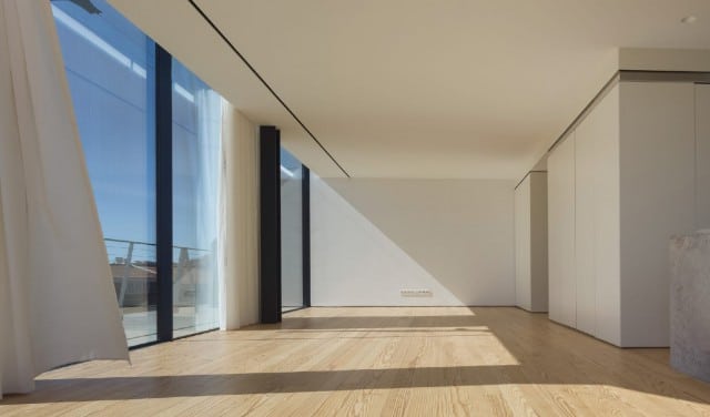 Edificio Náutico | Salón interior con ventanas Ottima | Subvert Studio | Alumilux