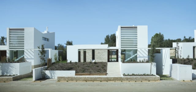 La Pineda | Vista exterior de la fachada principal de la vivienda | Jaime Prous Architects | Alumilux 