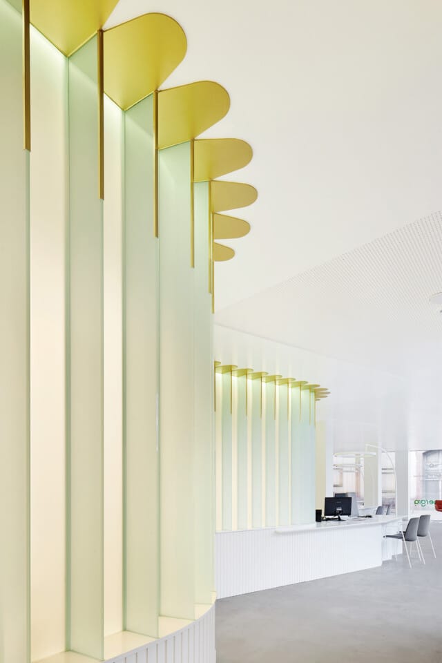 Radiador de llum | Radiador de luz con vidrios planos colocados en perpendicular | Un parell d’arquitectes | Alumilux
